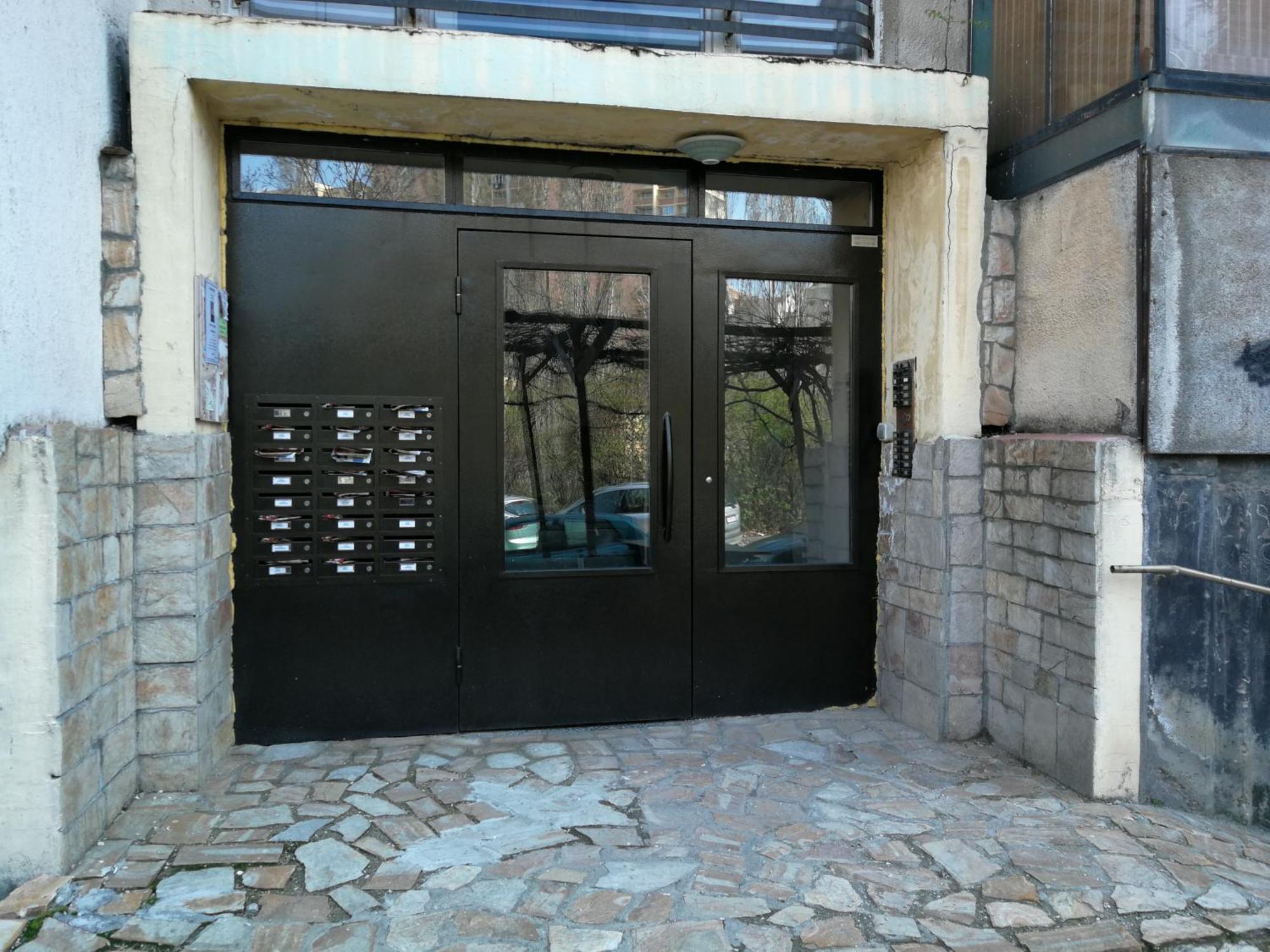 Apartemen апаpтамент Pуски паметник